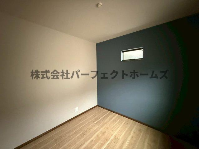 須山町戸建　賃貸の内装|明るい室内です