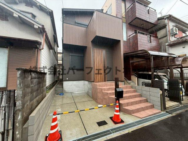 須山町戸建　賃貸の駐車場|駐車場があるので、車を買う予定の方も安心です