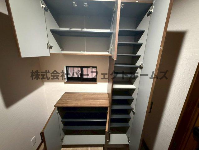須山町戸建　賃貸の収納|ちょっとした収納スペースも充実しています