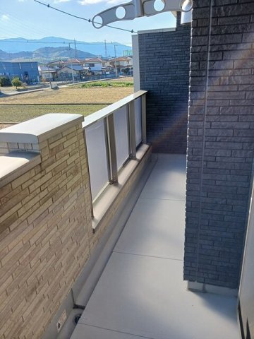 クレシェンド　ラブ　Ⅲのバルコニー|バルコニーからの眺めを楽しみながら食事をしませんか