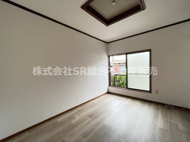 北石切町中古戸建の洋室|2F　6.0帖。シンプルで使いやすい洋室です！