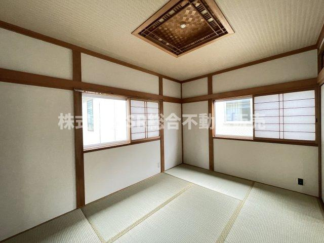 北石切町中古戸建の寝室|3F　6.0帖。落ち着いた雰囲気で寝室にいかがでしょうか？