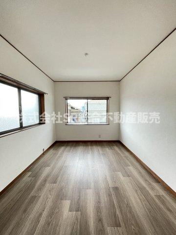 北石切町中古戸建の寝室|弊社は中古戸建のご紹介、その後のリフォームのご提案、
賃貸物件のご紹介、すべてご対応可能です。
お客様にあったプランをご提案致します。
まずはお問合せ下さいませ。