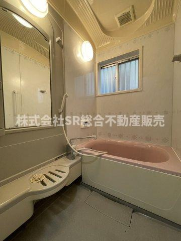 北石切町中古戸建の浴室|足を伸ばしてゆったりくつろげる空間です！