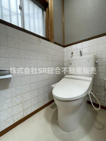 北石切町中古戸建のトイレ|温水洗浄便座もございます♪