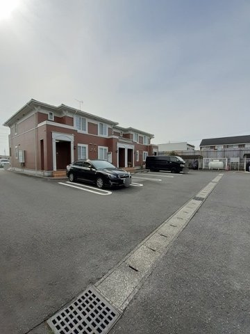 【駐車場】 | メゾン・ド・エルⅠ | 車をお持ちの方に嬉しい駐車場付きの物件です