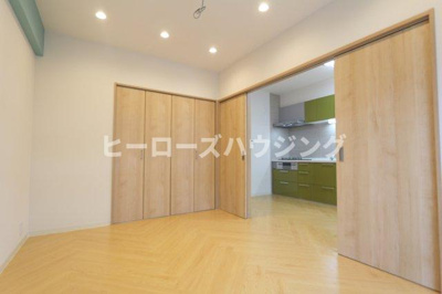【居間・リビング】 | ラポール春日 | ※同タイプの写真となり、実際のお部屋とは異なる場合があります
