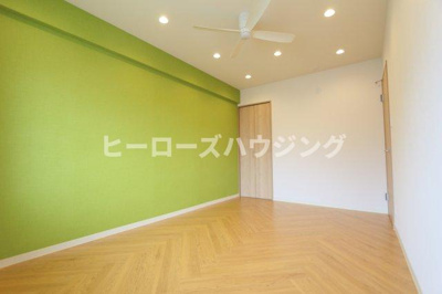 【居間・リビング】 | ラポール春日 | ※同タイプの写真となり、実際のお部屋とは異なる場合があります