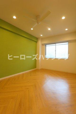 【洋室】 | ラポール春日 | ※同タイプの写真となり、実際のお部屋とは異なる場合があります