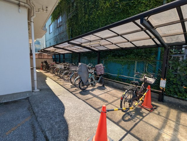 東陽町スカイハイツの駐輪場