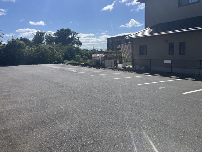 グランモアＭ の駐車場