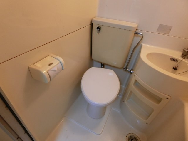 ホワイトコートカヤのトイレ|他のお部屋の参考写真となります。
