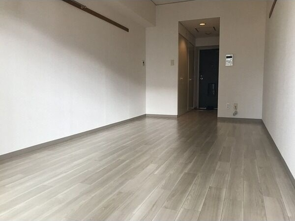 朝日プラザ西天満の居間・リビング