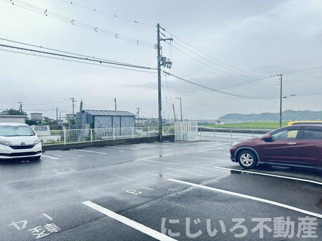 ハーブメゾン多田Aの駐車場