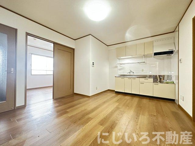 ハーブメゾン多田Aの居間・リビング