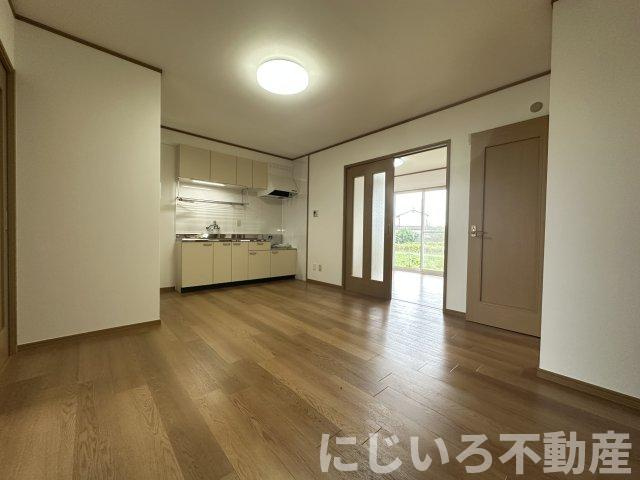 ハーブメゾン多田Aの居間・リビング