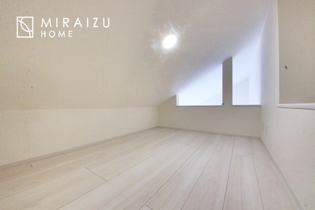 【収納】 | 収納力も自慢です。お洋服がお好きなお客様も多いですよね、衣替えをしなくてもお洋服をしまっておけそうなくらいの広さですね！