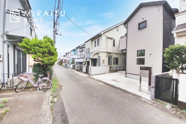 【前面道路含む現地写真】 | 前面道路☆運転が不安な方も安心な前面道路、きちんと幅員のある道路は女性にも安心です。整備されている道路は気持ちも良いですね♪