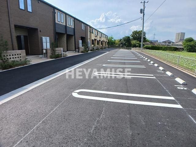 コンフィーエⅡの駐車場