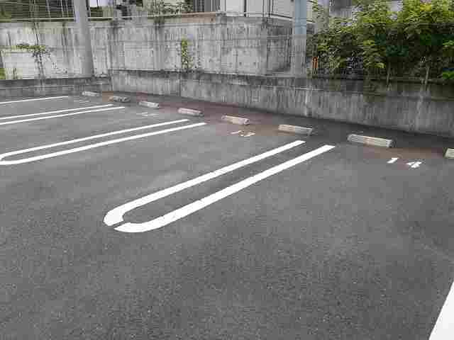 アイヒルズ　ネクストBの駐車場
