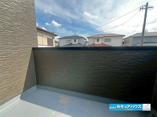 【本日ご案内可能】刈谷市東境町　全1棟のバルコニー|【洋室6.5帖から出られるバルコニー】
◆見晴らしもよく、太陽の温かな温もりをめいっぱい受け止め太陽の光と爽やかな風を受けたお洗濯物はあっという間に乾き、取りこむ時には太陽の匂いを感じられます。　　　