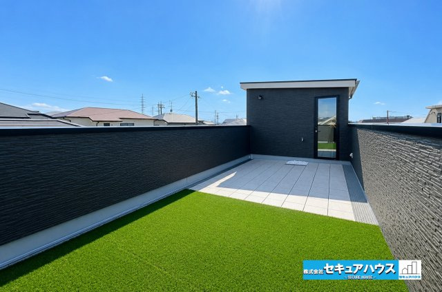 【本日ご案内可能】刈谷市東境町　全1棟のバルコニー|【3階部分バルコニー】
◆広々とした13.1帖のバルコニーが魅力です。水栓付きのためお子様がプールをしたり、BBQもできる嬉しいスペース♪　　　　　　　　　　　　　　　　　　　　　　　　　　　　　　　