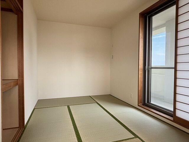 ライオンズマンションセントワーフ横濱の洋室