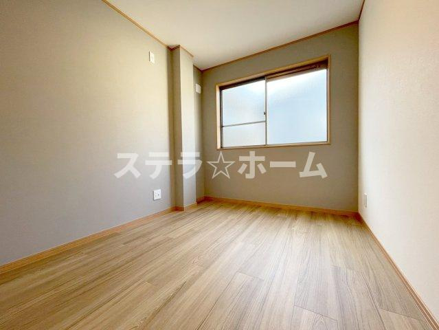 別府2 中古戸建の洋室|落ち着いた色調の洋室です