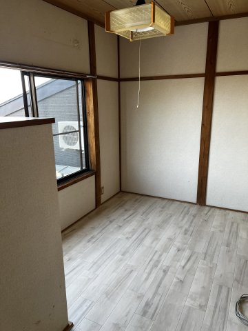 中央４丁目　貸家の洋室