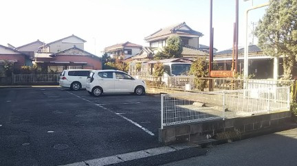 レオパレスノースセブンの駐車場