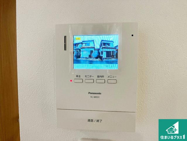 加古川市尾上町安田　新築一戸建ての防犯設備|カラーモニターインターホン！声だけでなく来訪者の姿や顔がモニターで確認できるので、小さなお子様がいらっしゃるご家庭でも安心できます！