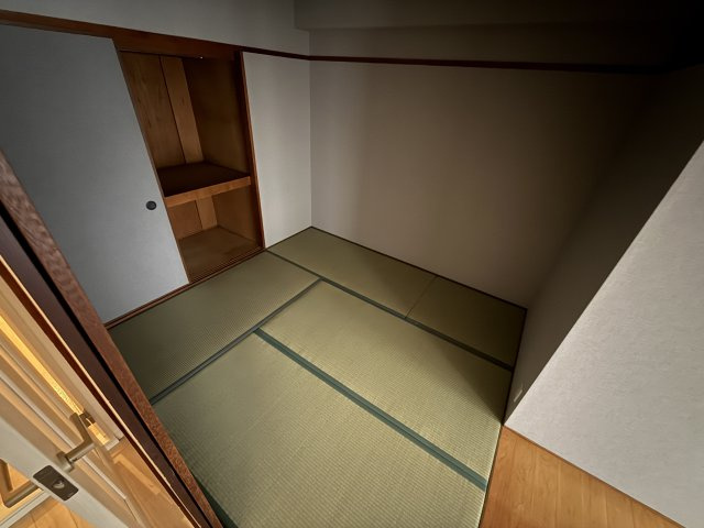 レジデンス寿の和室