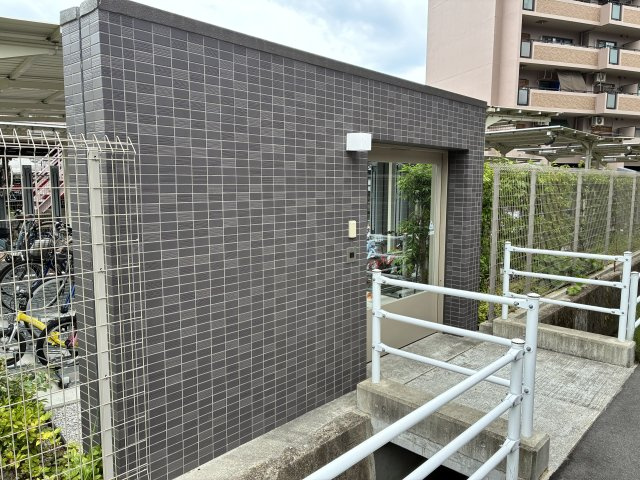ルネ富雄の駐輪場|駐輪場にもオートロック