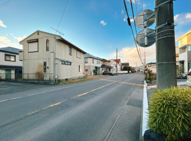売中古戸建　富士宮市万野原新田の前面道路含む現地写真