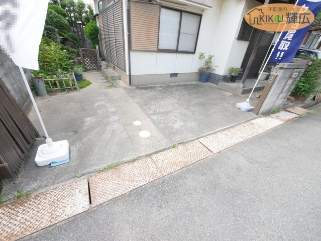 加古郡播磨町古宮6丁目　中古戸建の駐車場
