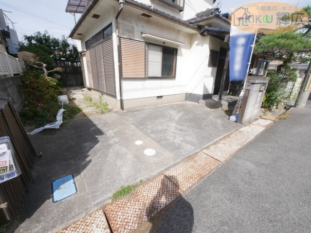 加古郡播磨町古宮1期6丁目　中古戸建の玄関|リフォーム前の写真です。