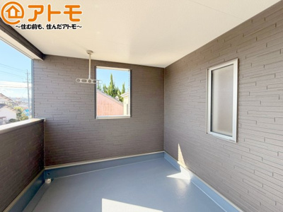 【バルコニー】 | 島田市中溝第2　新築戸建　全1棟 | インナーバルコニーはお出かけ中の急な雨でも安心♪
