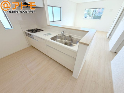 【キッチン】 | 島田市中溝第2　新築戸建　全1棟 | 対面式のキッチンはリビングを見渡すことができるので安心♪家族の会話も増えそうですね♪