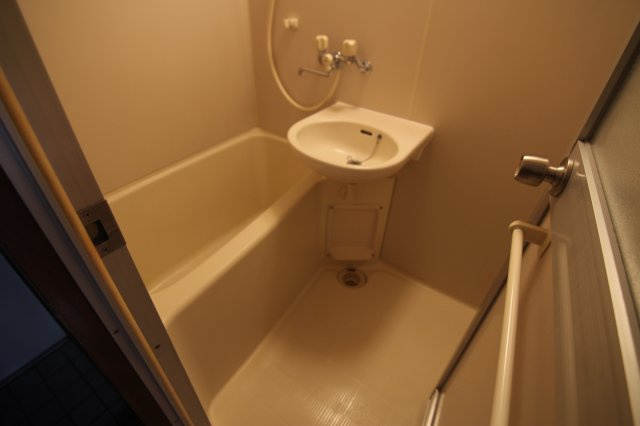 西山ハイツの浴室|他のお部屋の参考写真となります。