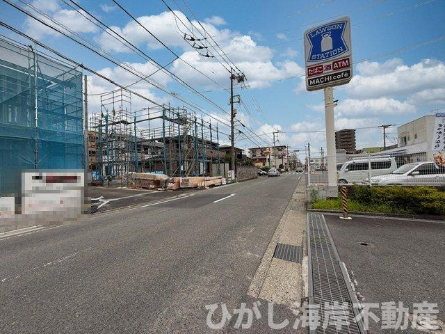 平塚市四之宮1丁目　新築戸建　全７棟の前面道路含む現地写真|7月4日撮影　建築中　現地外観