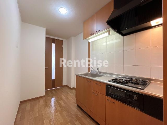 ロイヤル木の家　Ⅱ番館のキッチン|キッチン