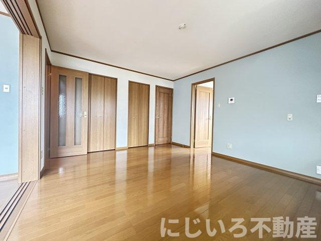 ヨーロピアンシャレ―サンモールの居間・リビング