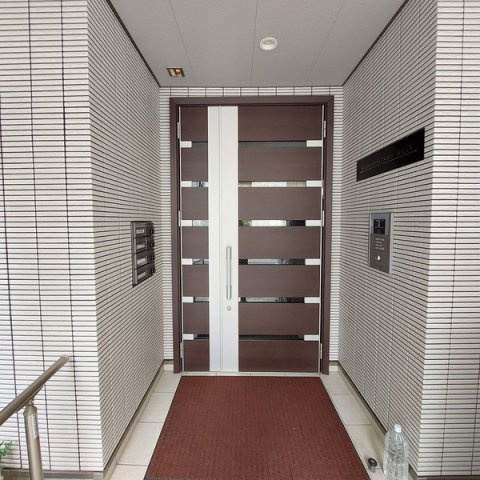 東麻布ヒルズのエントランス|ゆとりのあるエントランスです