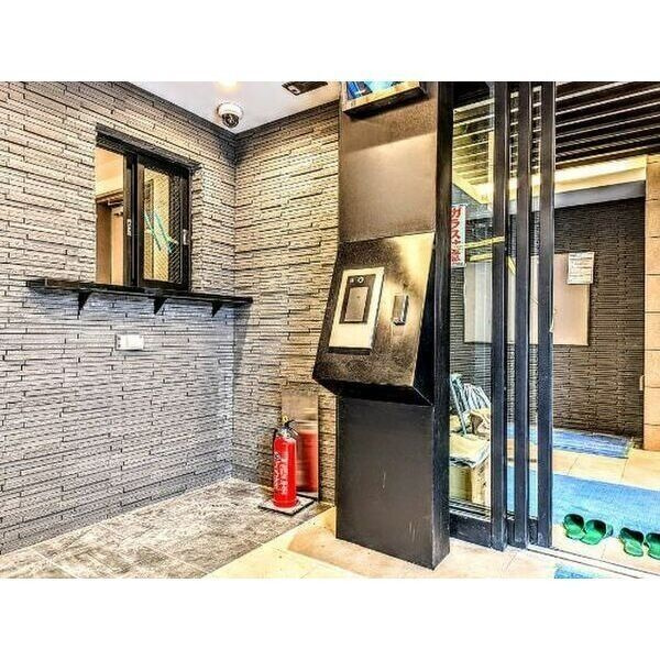 名古屋市東区泉２丁目の賃貸マンションのエントランス