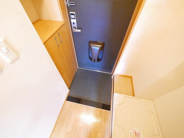 LEGACY学園前の玄関|レター受けが便利な玄関