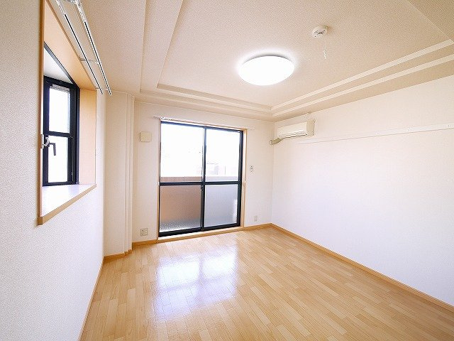 LEGACY学園前の洋室|ナチュラルな色合いがおしゃれな洋室