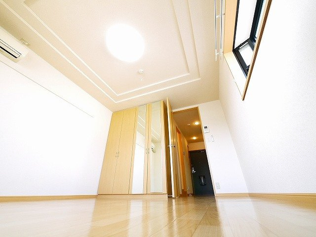 LEGACY学園前の居間・リビング|収納付きのお部屋は初期費用が抑えられます