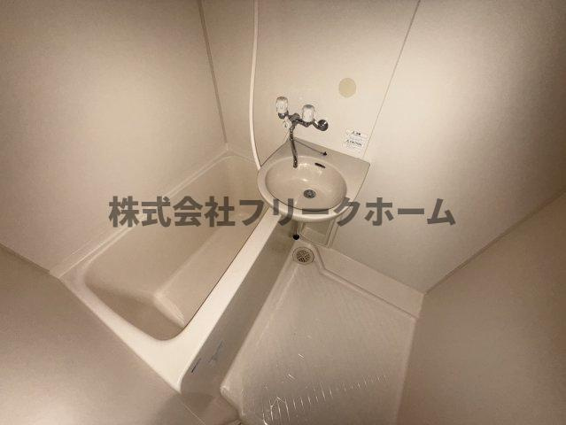 武蔵野市八幡町３丁目の賃貸マンションの浴室