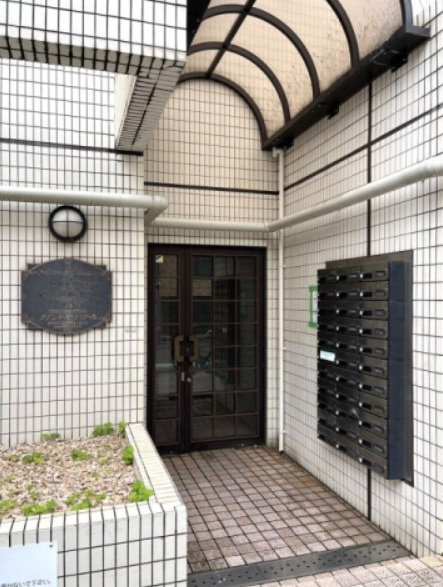 品川区荏原５丁目の賃貸マンションのエントランス
