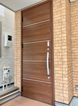 山王戸建の玄関